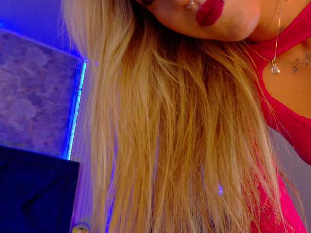 MollyyCruz online show from August 8, 5:02 pm