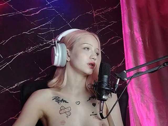 Molodaya online show from August 6, 1:21 pm