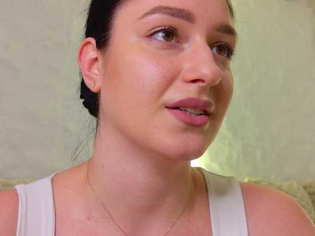 Moniqque online show from August 15, 7:23 am