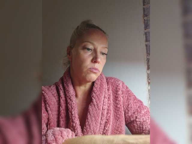 MoonKitten online show from September 1, 8:54 pm