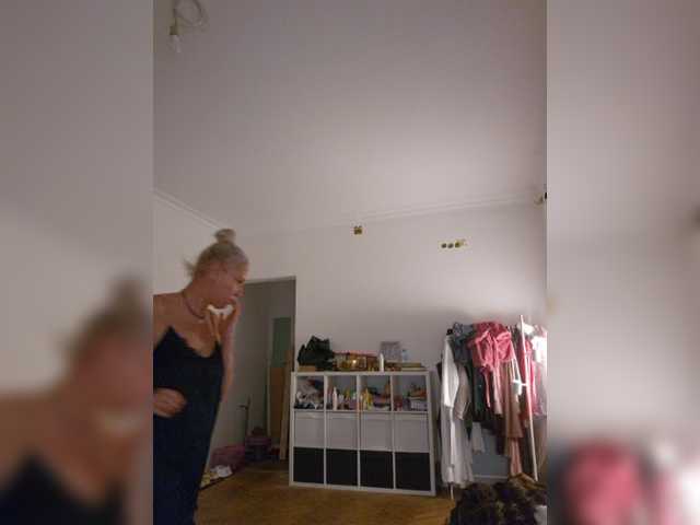MoonKitten online show from September 4, 9:41 pm
