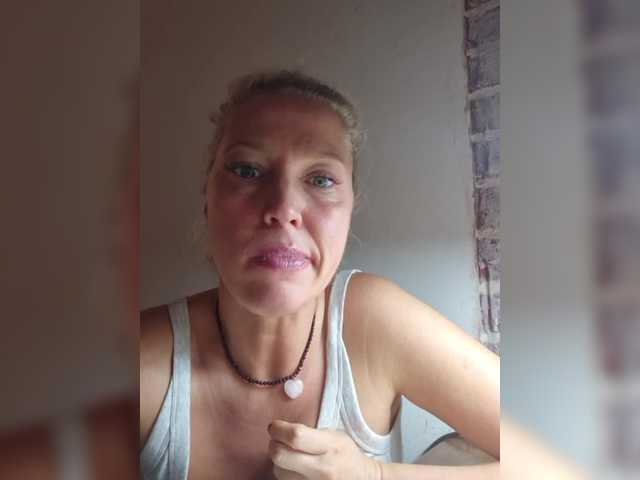 MoonKitten online show from September 9, 6:05 pm