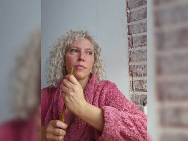 MoonKitten online show from September 10, 1:32 pm