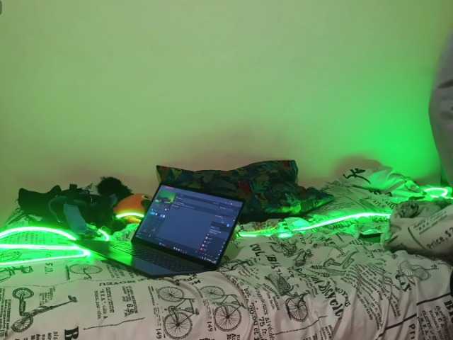 MoonVelvet online show from September 1, 3:24 pm