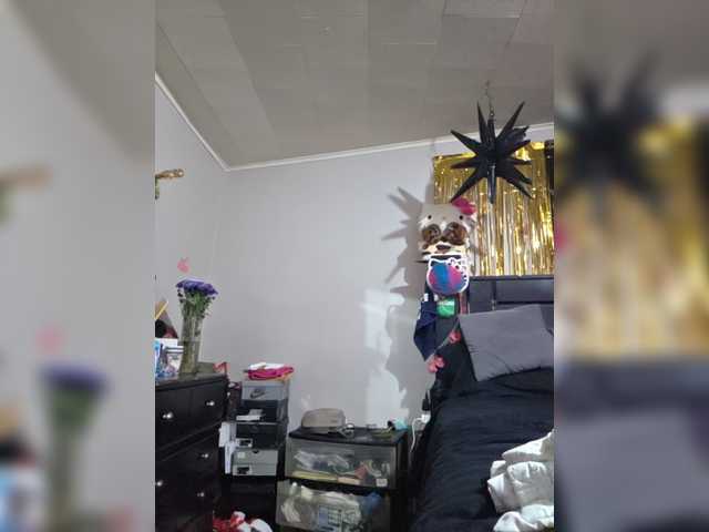 MrnMrsGoodi3tim3 online show from August 15, 8:40 am