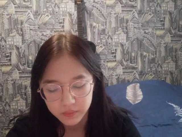 MyrleHenggeler online show from August 12, 3:25 pm