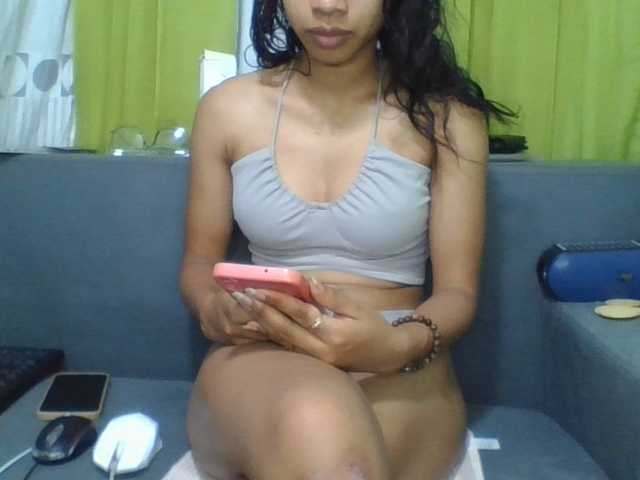 Uriel online show from August 8, 3:12 pm