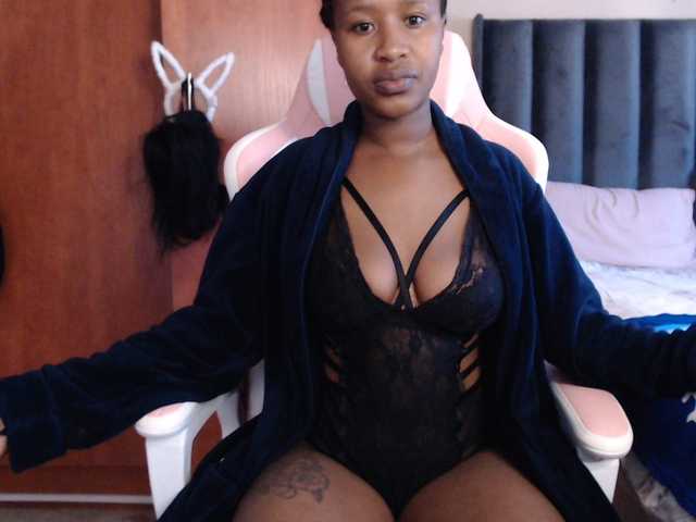 NAOMI-BESTER-1 online show from July 27, 7:25 am