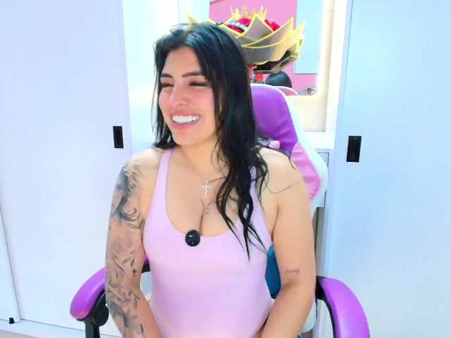 NAOMIAMAZING01 online show from August 11, 8:33 pm