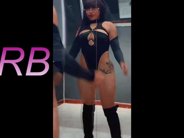 NAOMIAMAZING01 online show from August 11, 9:39 pm