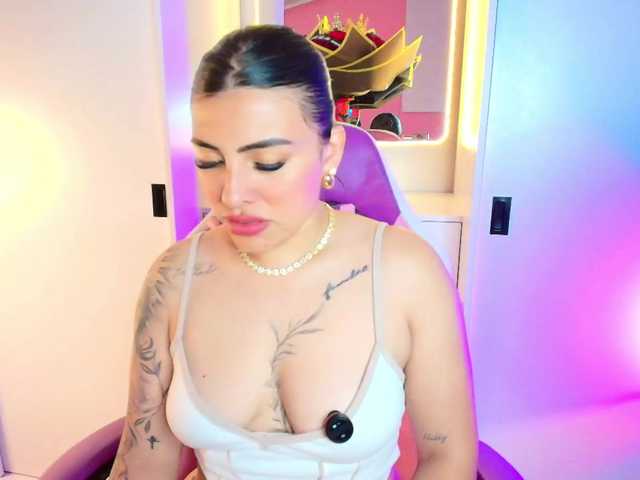 NAOMIAMAZING01 online show from August 14, 12:25 am