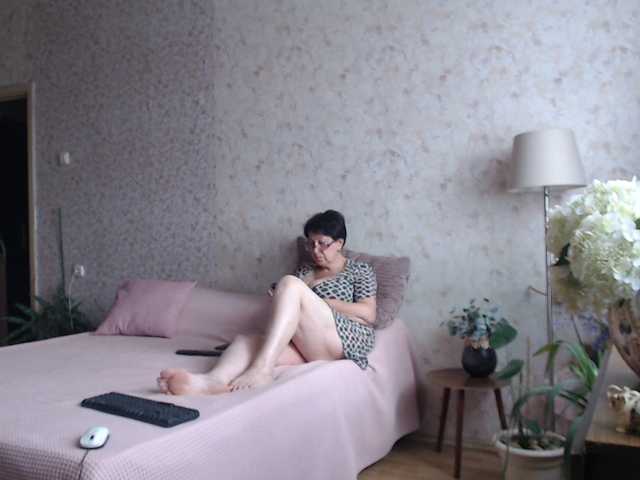 NINA-RICCI online show from July 24, 8:50 am
