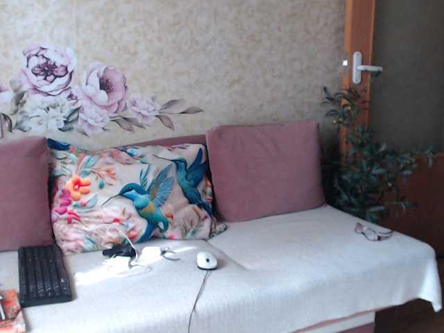 NINA-RICCI online show from August 4, 6:43 am