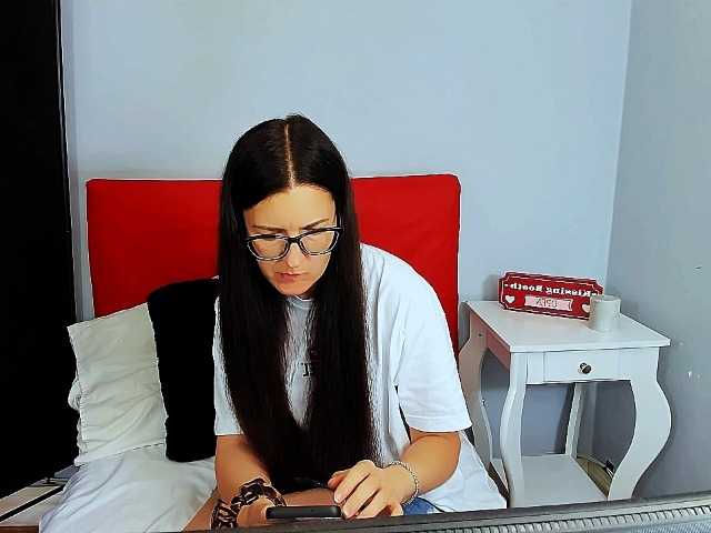NadiaAmore online show from August 1, 8:48 pm