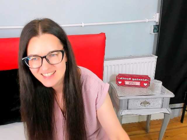 NadiaAmore online show from August 5, 5:55 pm