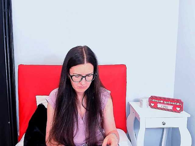 NadiaAmore online show from August 5, 9:35 pm