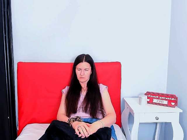 NadiaAmore online show from August 13, 8:01 pm