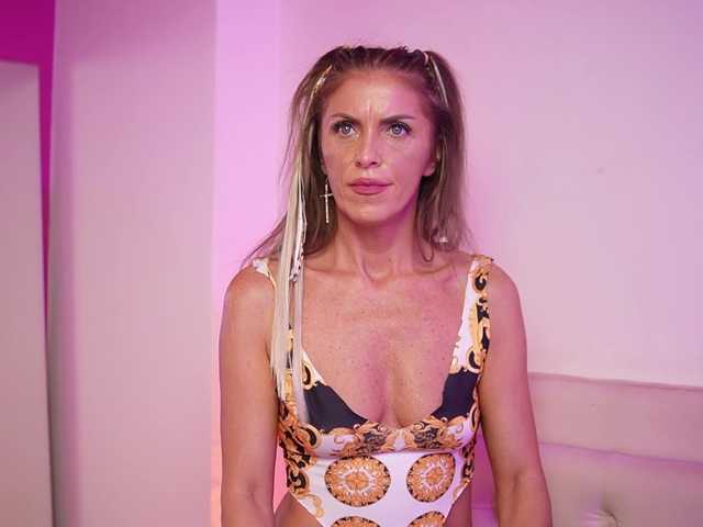 NaomiAmora online show from July 22, 2:03 am