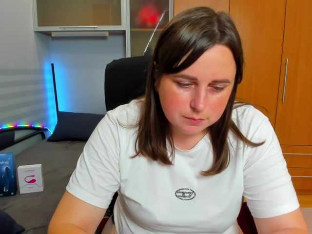 NaomiiWix online show from August 5, 9:29 am