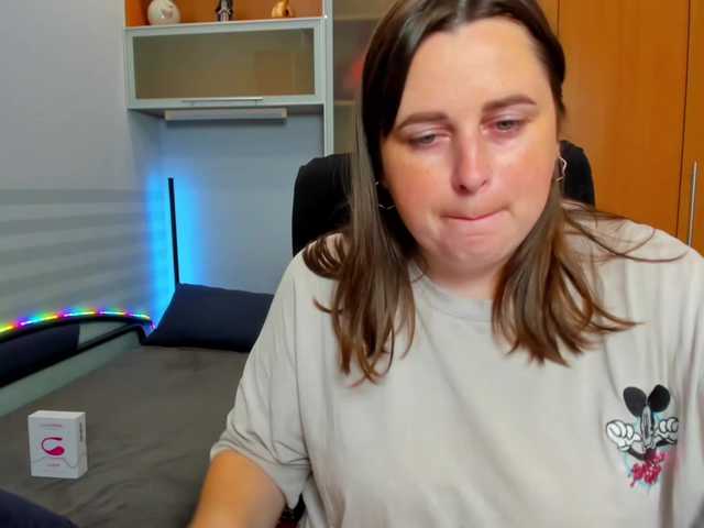 NaomiiWix online show from August 9, 6:25 am