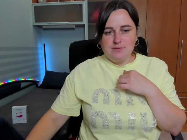 NaomiiWix online show from August 10, 5:42 am