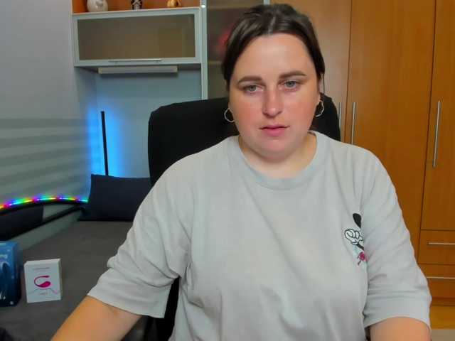 NaomiiWix online show from August 12, 6:49 am