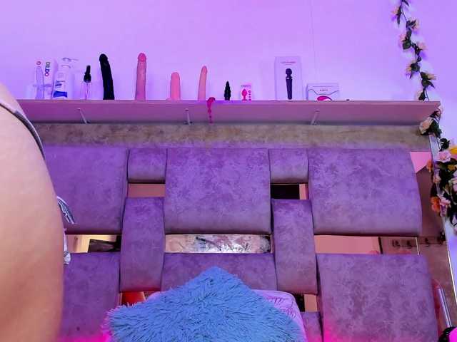 Natasha-Adams online show from August 7, 12:43 am