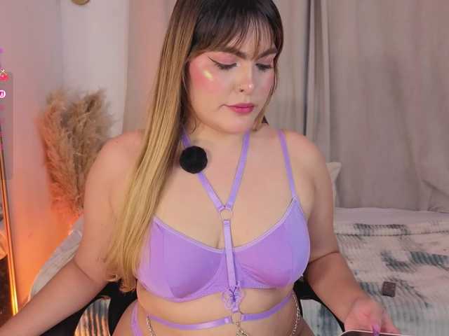 NathaliAdans online show from August 16, 1:09 am