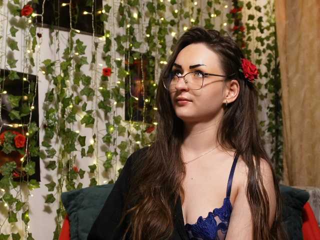 NaughtYHomemadE online show from August 2, 11:28 am