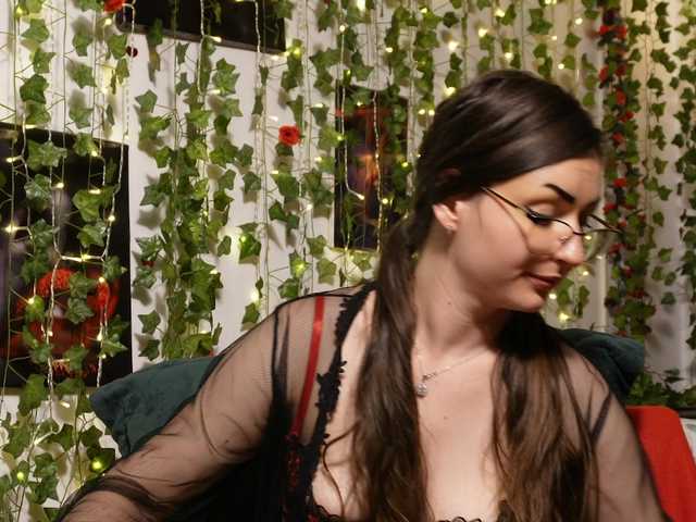 NaughtYHomemadE online show from August 2, 3:52 pm