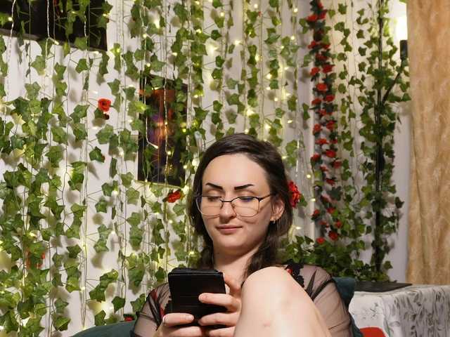 NaughtYHomemadE online show from August 8, 3:56 pm