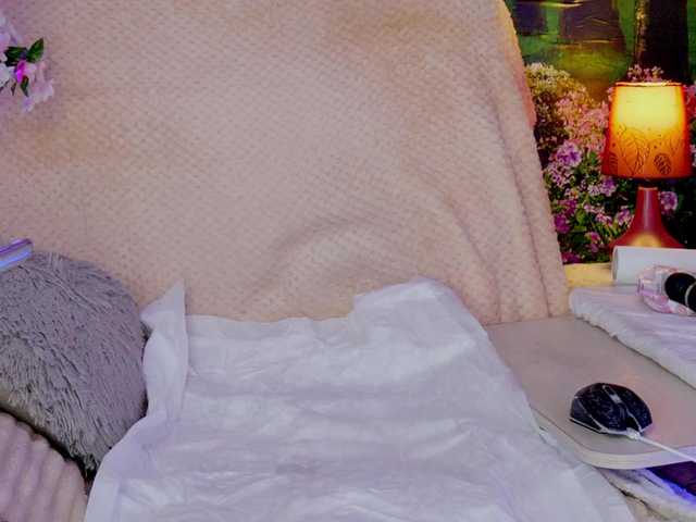 Nicolette69V online show from September 4, 5:17 pm