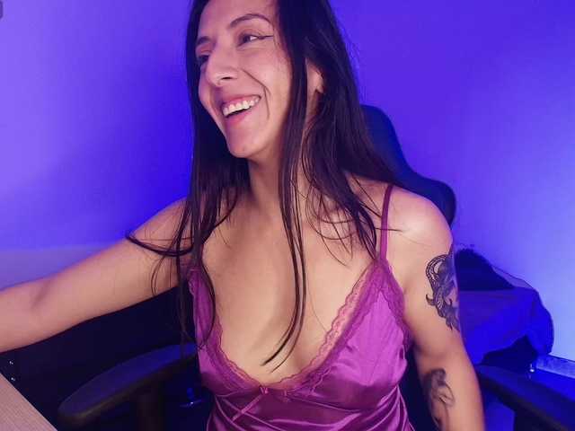 NicolWhitee online show from August 6, 3:44 pm