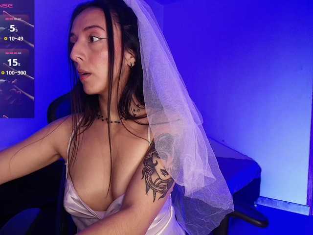 NicolWhitee online show from August 16, 12:03 am
