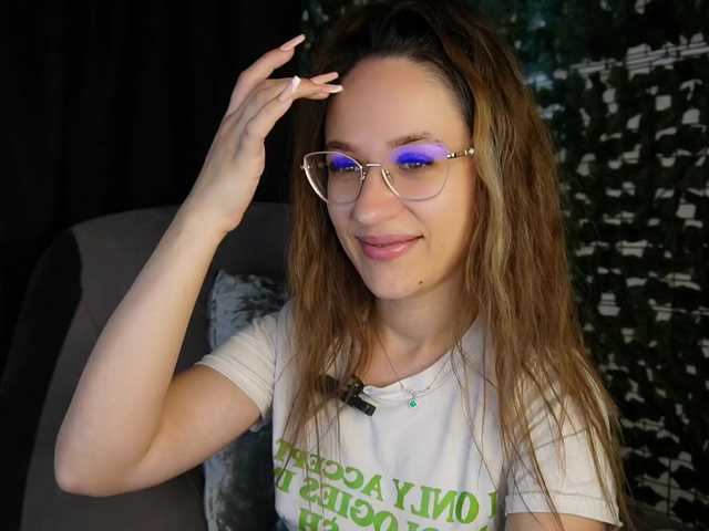 NicoleIris online show from August 10, 9:55 am