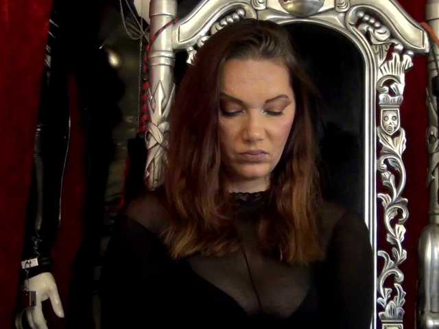 NicoleSinn online show from August 10, 6:48 am