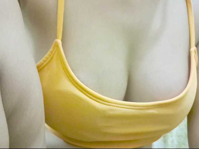 Nidhilove online show from August 25, 2:57 pm