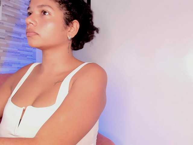 NinaCollinss online show from August 17, 2:00 pm
