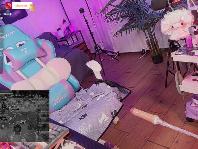 Nixycrow11 online show from July 25, 12:20 pm