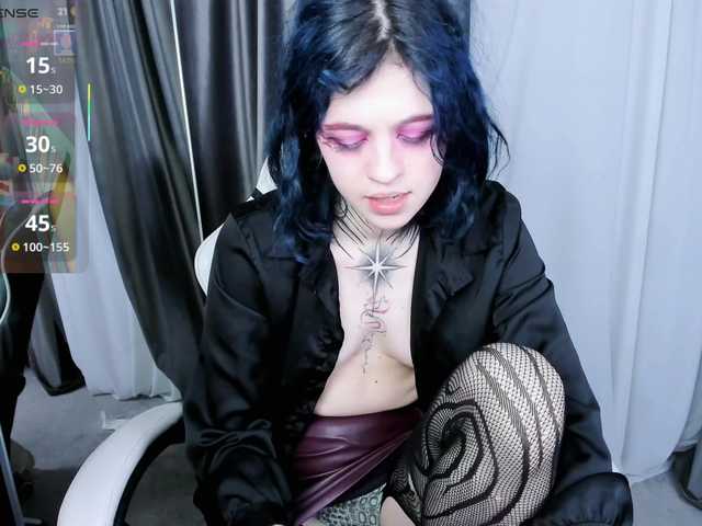 NoelleGothicShadow online show from April 11, 6:13 am