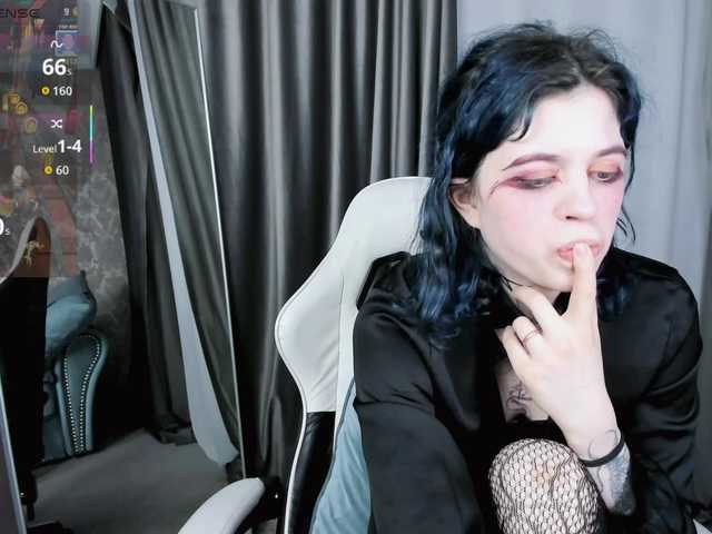 NoelleGothicShadow online show from April 19, 11:58 pm