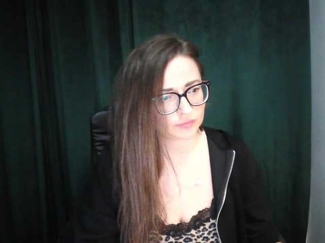 NoraHot online show from August 10, 5:47 pm