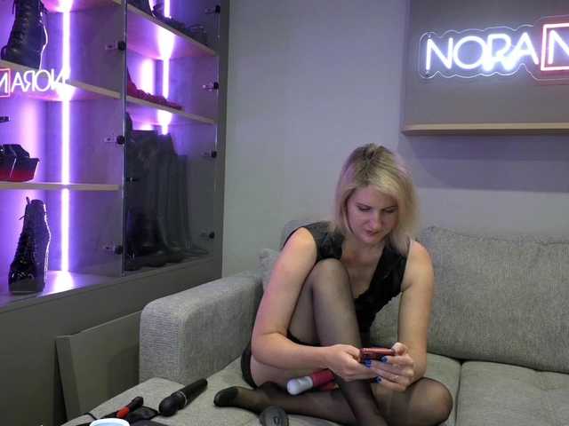 NoraNoxx online show from August 14, 10:02 pm