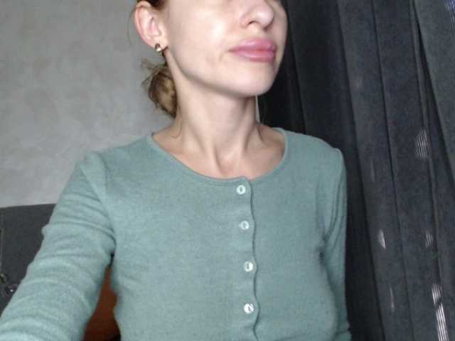 NoraSweet online show from August 3, 7:04 am