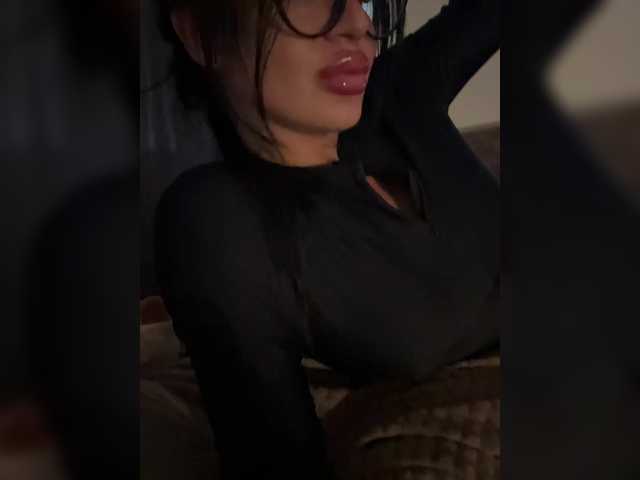 NotBellucci online show from August 11, 3:03 pm