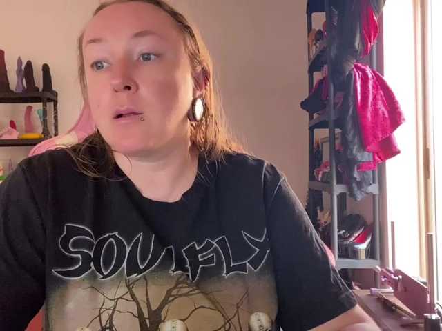 NylonQueen online show from August 1, 2:56 pm