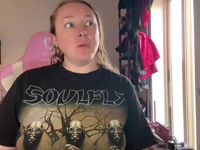 NylonQueen online show from August 1, 5:08 pm