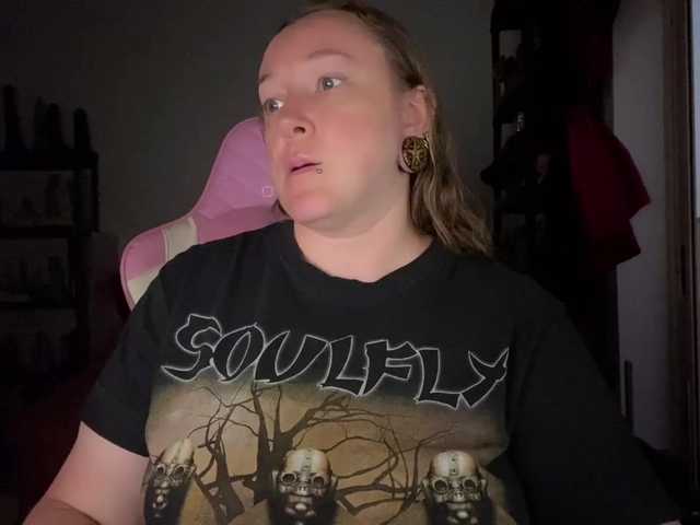NylonQueen online show from August 1, 6:25 pm