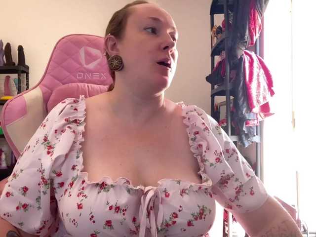 NylonQueen online show from August 3, 10:22 am