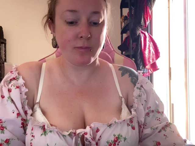 NylonQueen online show from August 3, 12:12 pm